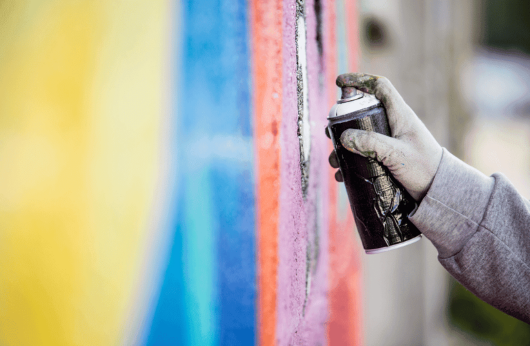 Graffitisuojaus - Tutustu graffitisuojauksen etuihin ja helpota puhdistusta